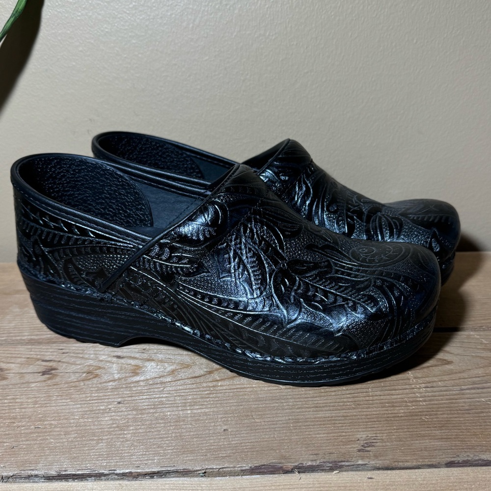 Dansko Professional Clog Pro Black Tooled Leather… - image 1